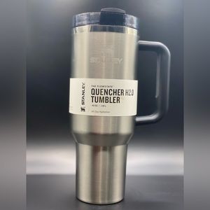 Stanley 40oz 2.0 Tumbler in WANNABE OG STAINLESS